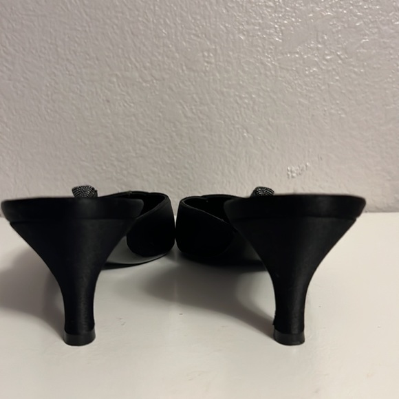 Derramamos size 8 black kitty heels - Picture 3 of 6
